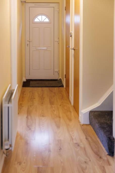 Stylish 3 Bedroom And Free Parking Thamesmead  外观 照片